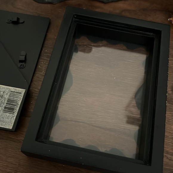 Easel Style Shadow Box Frame - Picture 7 of 9